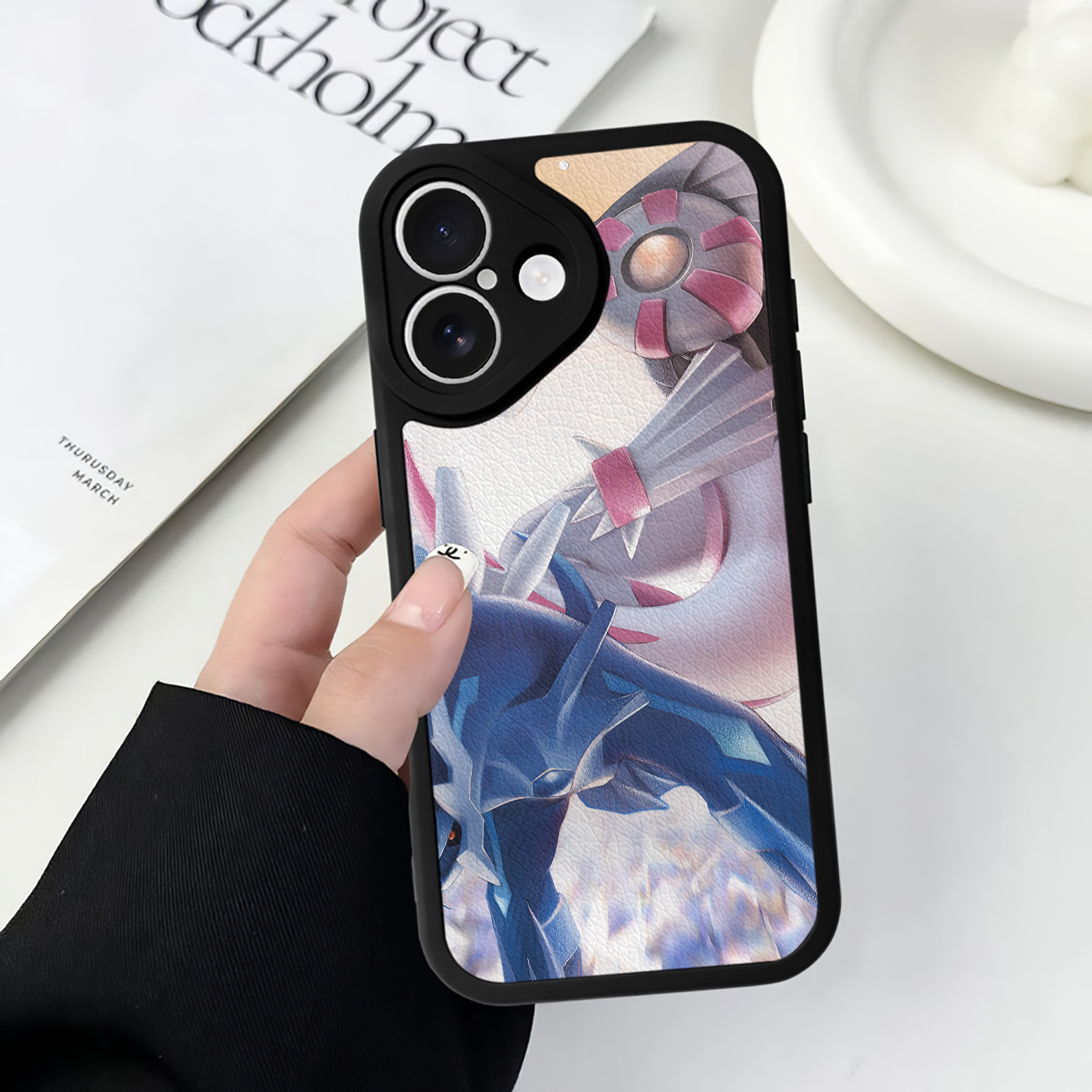 （画像用） ポケットモンスター Pokémon 【iPhone 16シリーズ対応】シリコンスマホケース（レザー調） 材質：シリコン